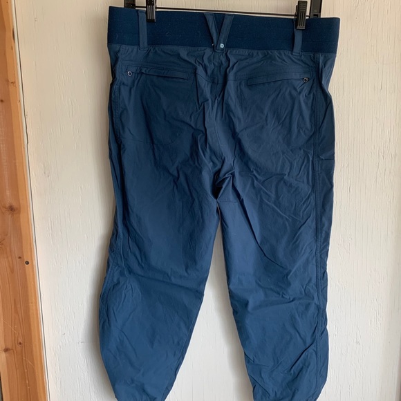 Title nine Clamber capris size 12 - Picture 2 of 9